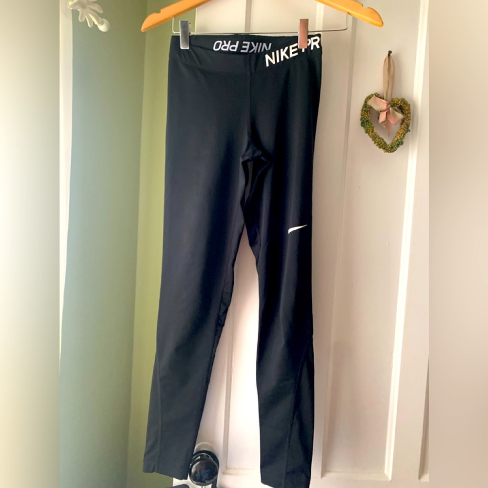 Women’s Nike Pro leggings